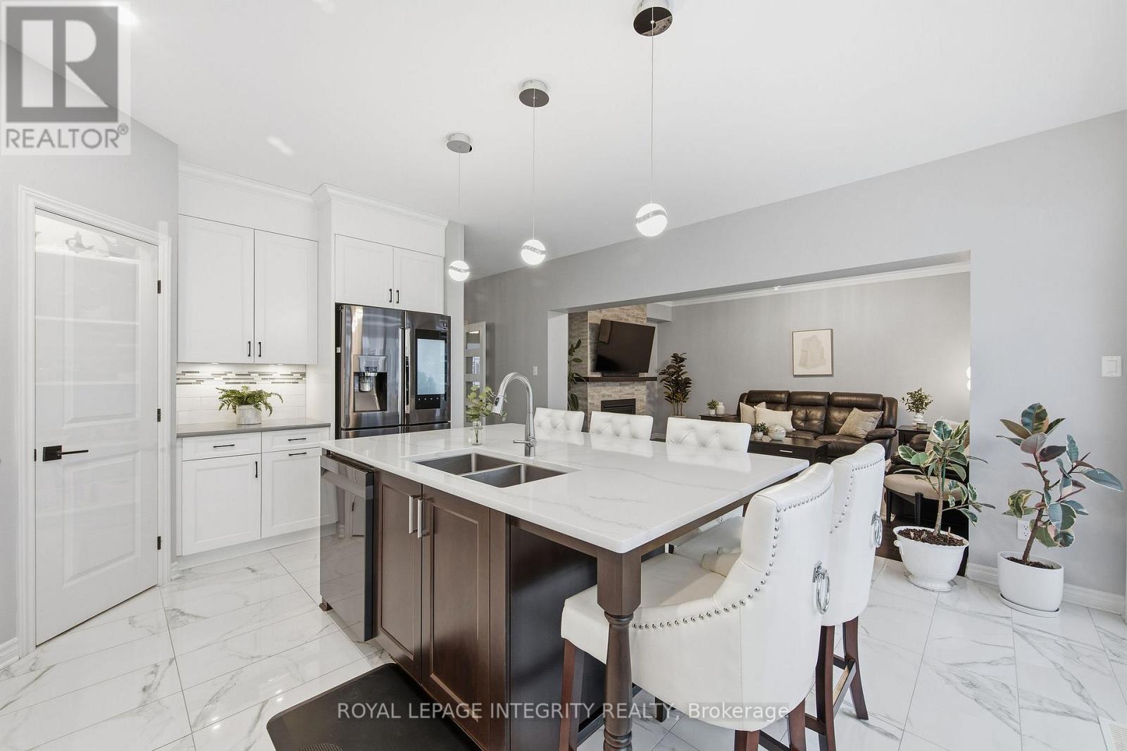 211 Osterley Way, Ottawa, Ontario  K2S 2P2 - Photo 7 - X12784162