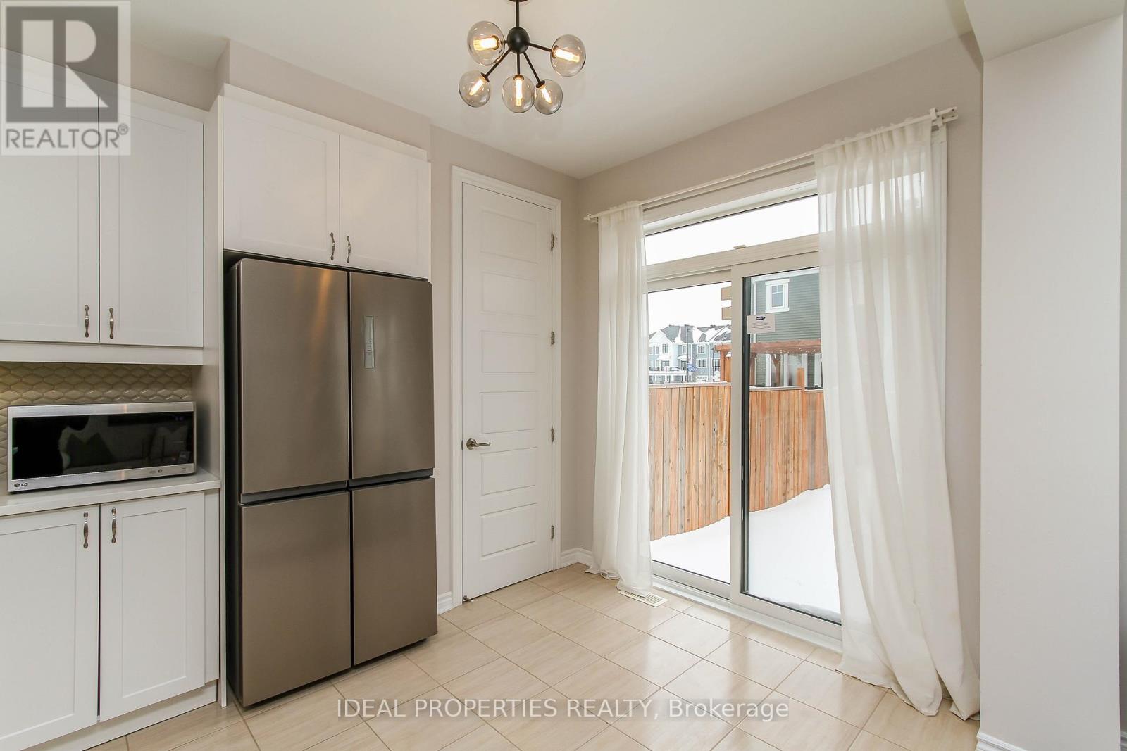 703 Derreen Avenue, Ottawa, Ontario  K2S 2Z2 - Photo 19 - X12784204