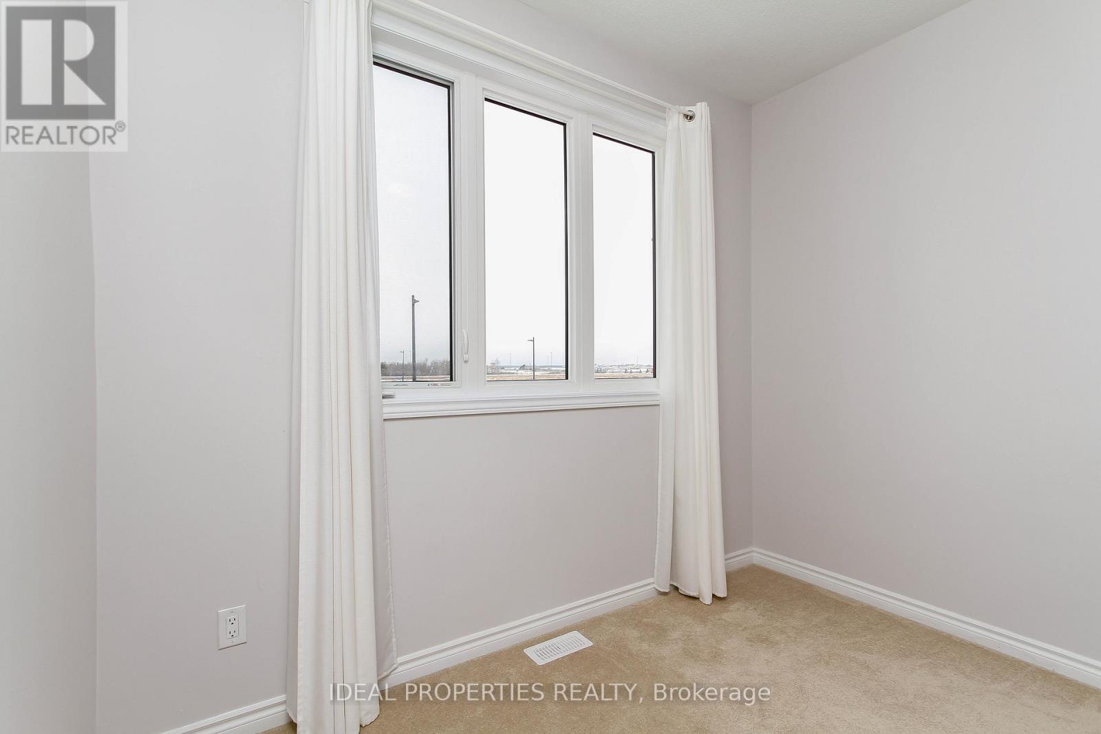 703 Derreen Avenue, Ottawa, Ontario  K2S 2Z2 - Photo 25 - X12784204