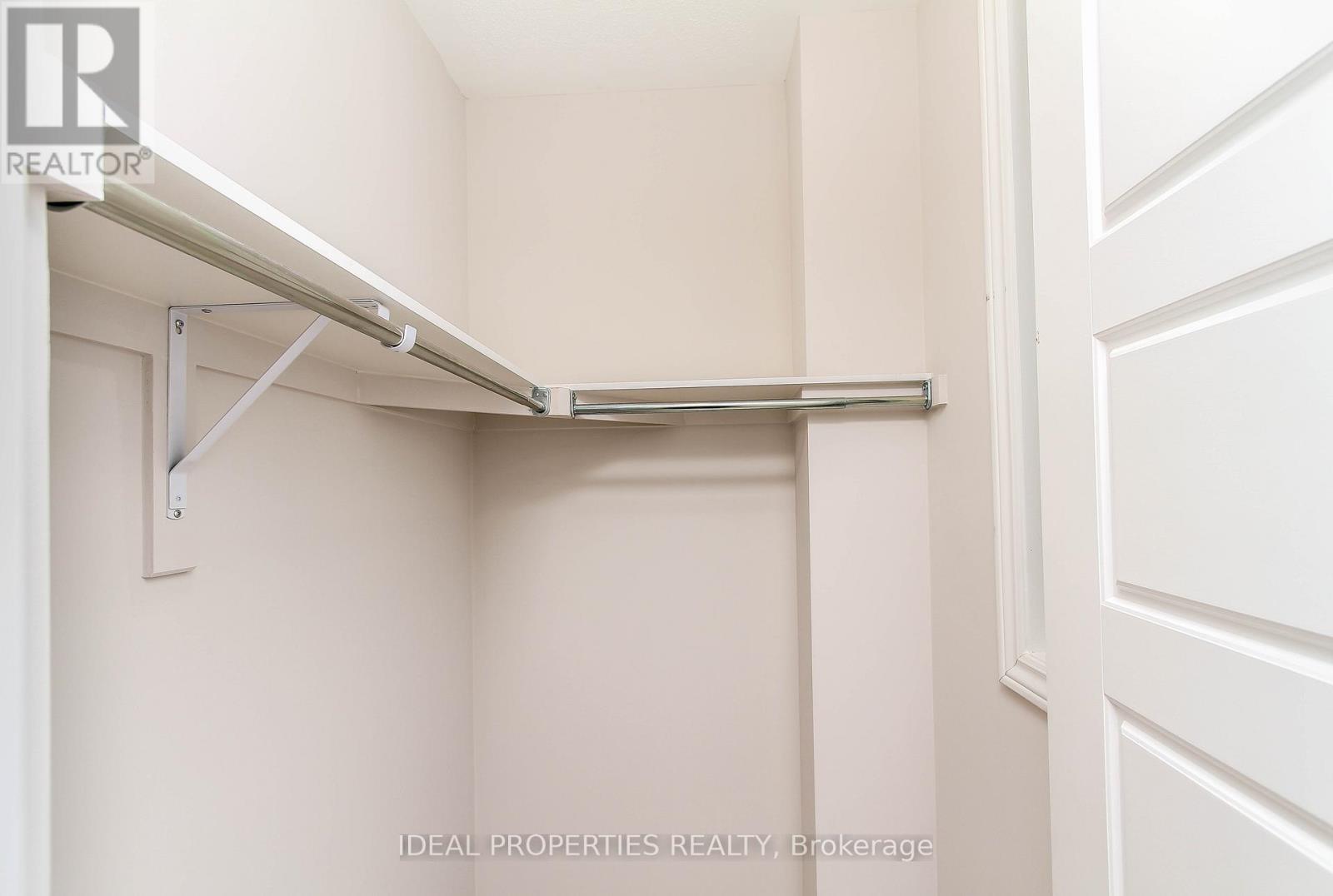 703 Derreen Avenue, Ottawa, Ontario  K2S 2Z2 - Photo 6 - X12784204