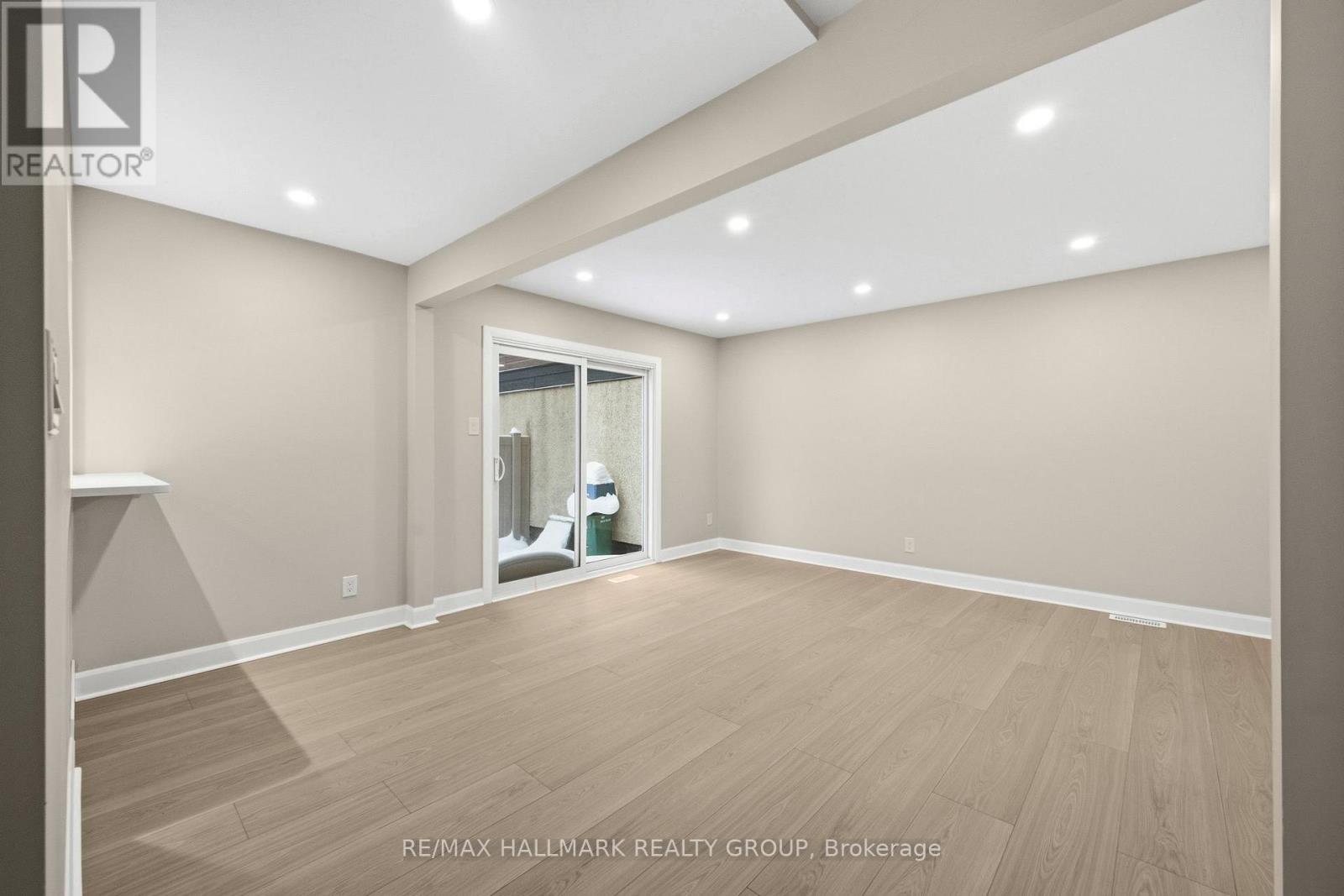 1414 Ridgebrook Drive, Ottawa, Ontario  K1B 4T2 - Photo 12 - X12784258