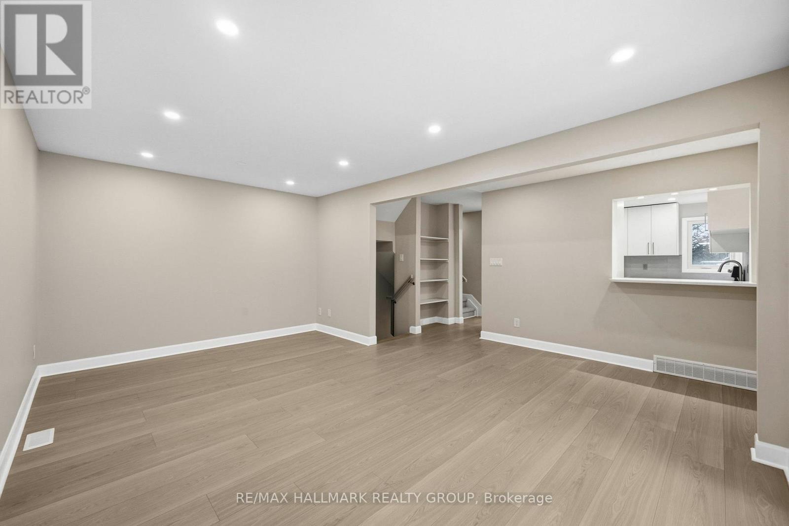 1414 Ridgebrook Drive, Ottawa, Ontario  K1B 4T2 - Photo 14 - X12784258