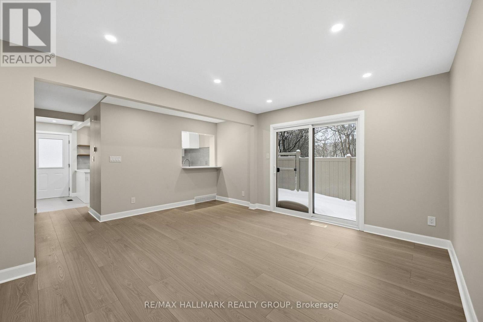 1414 Ridgebrook Drive, Ottawa, Ontario  K1B 4T2 - Photo 15 - X12784258