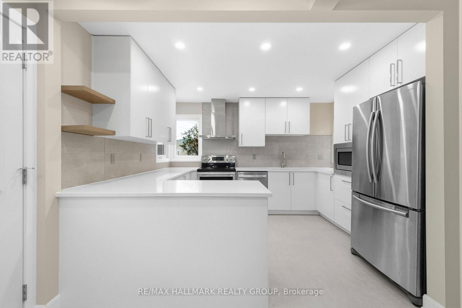 1414 Ridgebrook Drive, Ottawa, Ontario  K1B 4T2 - Photo 2 - X12784258