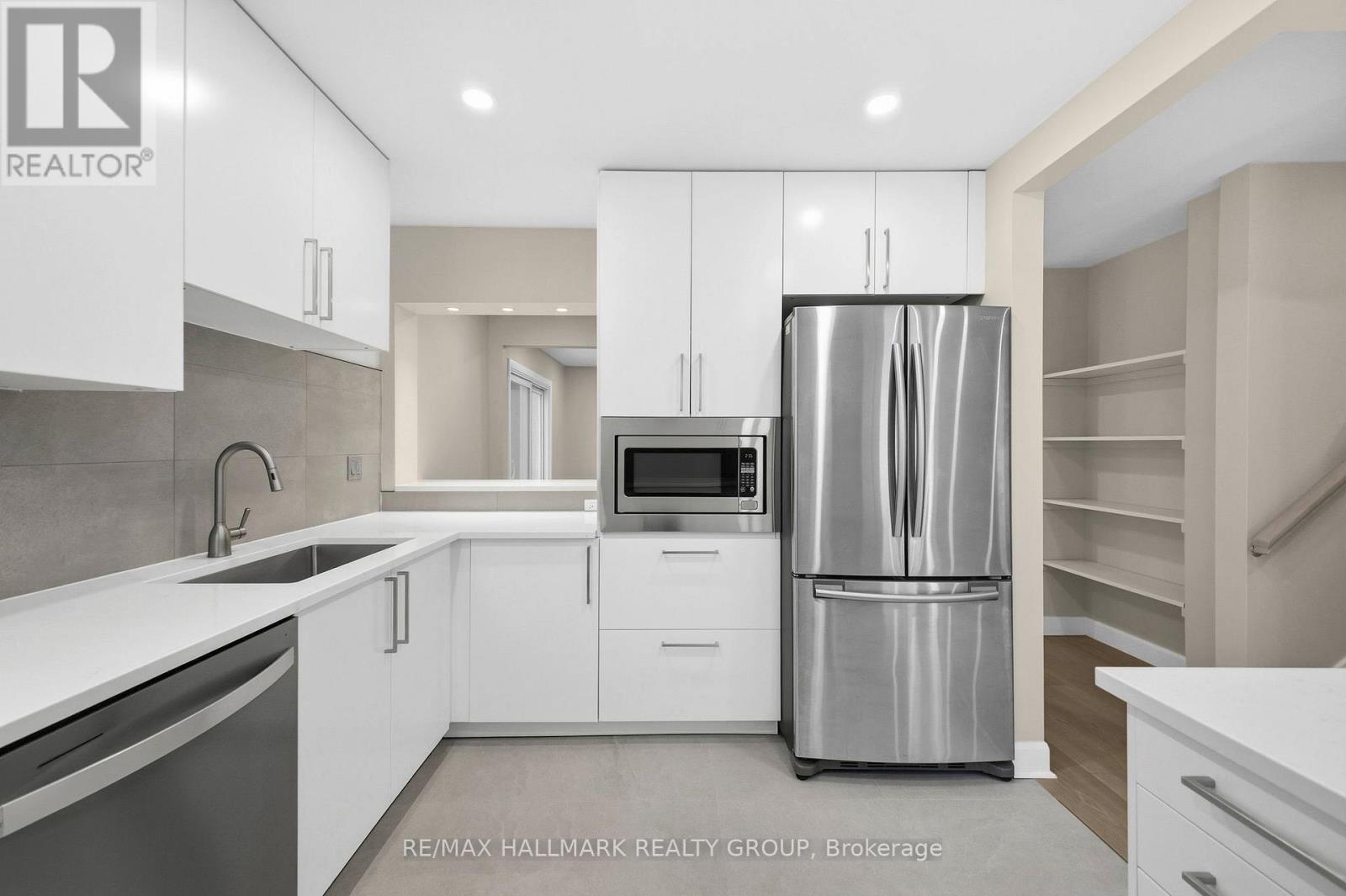 1414 Ridgebrook Drive, Ottawa, Ontario  K1B 4T2 - Photo 7 - X12784258