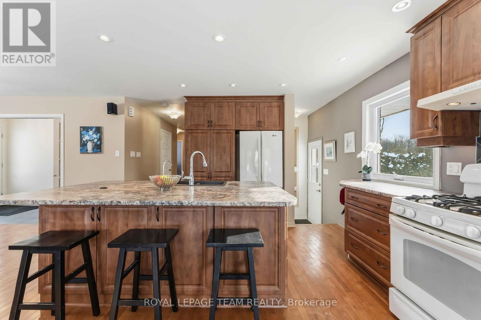 3322 Elizabeth Street, Ottawa, Ontario  K0A 2W0 - Photo 10 - X12784322