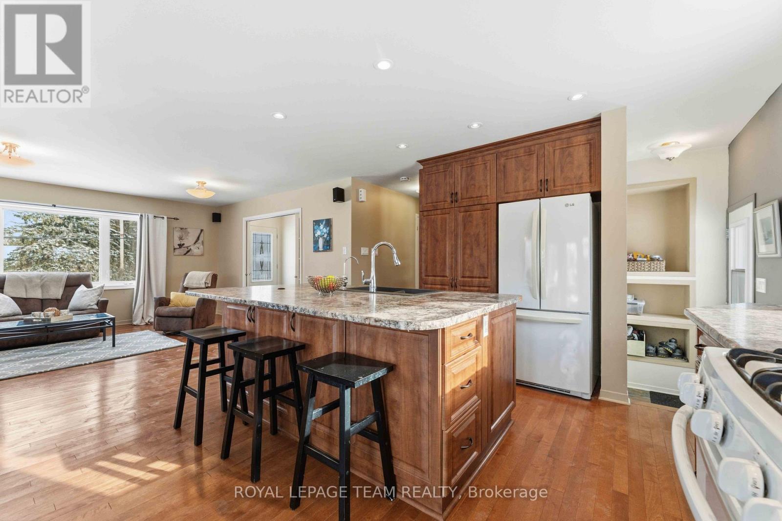 3322 Elizabeth Street, Ottawa, Ontario  K0A 2W0 - Photo 12 - X12784322