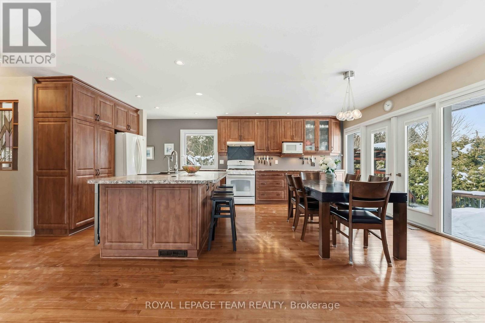 3322 Elizabeth Street, Ottawa, Ontario  K0A 2W0 - Photo 7 - X12784322