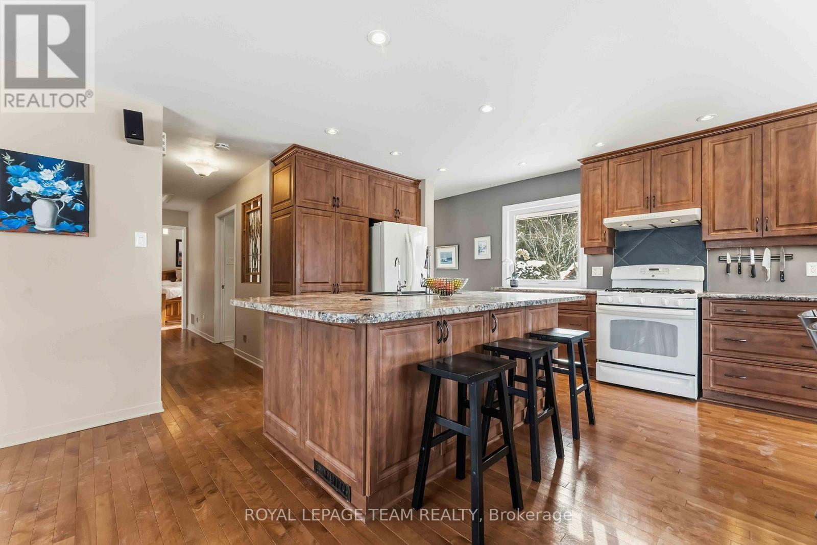 3322 Elizabeth Street, Ottawa, Ontario  K0A 2W0 - Photo 9 - X12784322