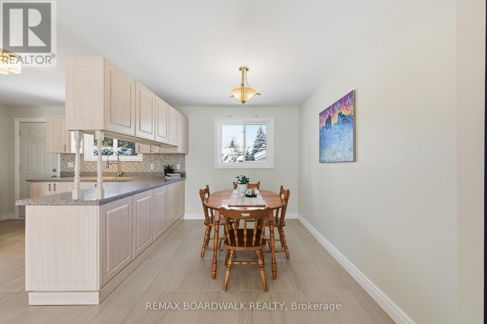 1381 Matheson Road, Ottawa, Ontario  K1J 8B5 - Photo 12 - X12784344