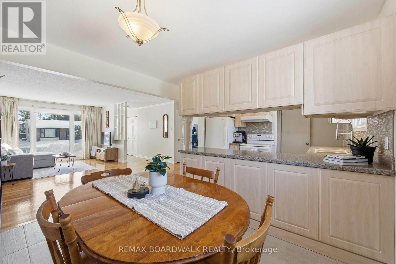 1381 Matheson Road, Ottawa, Ontario  K1J 8B5 - Photo 14 - X12784344