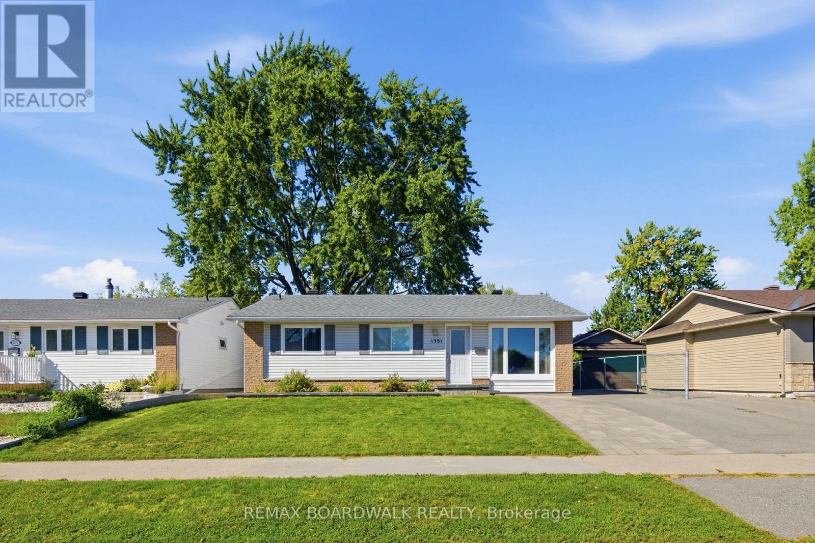 1381 Matheson Road, Ottawa, Ontario  K1J 8B5 - Photo 2 - X12784344