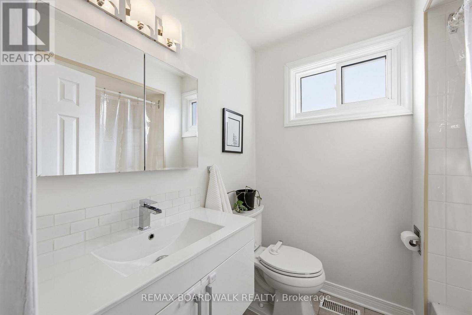 1381 Matheson Road, Ottawa, Ontario  K1J 8B5 - Photo 30 - X12784344