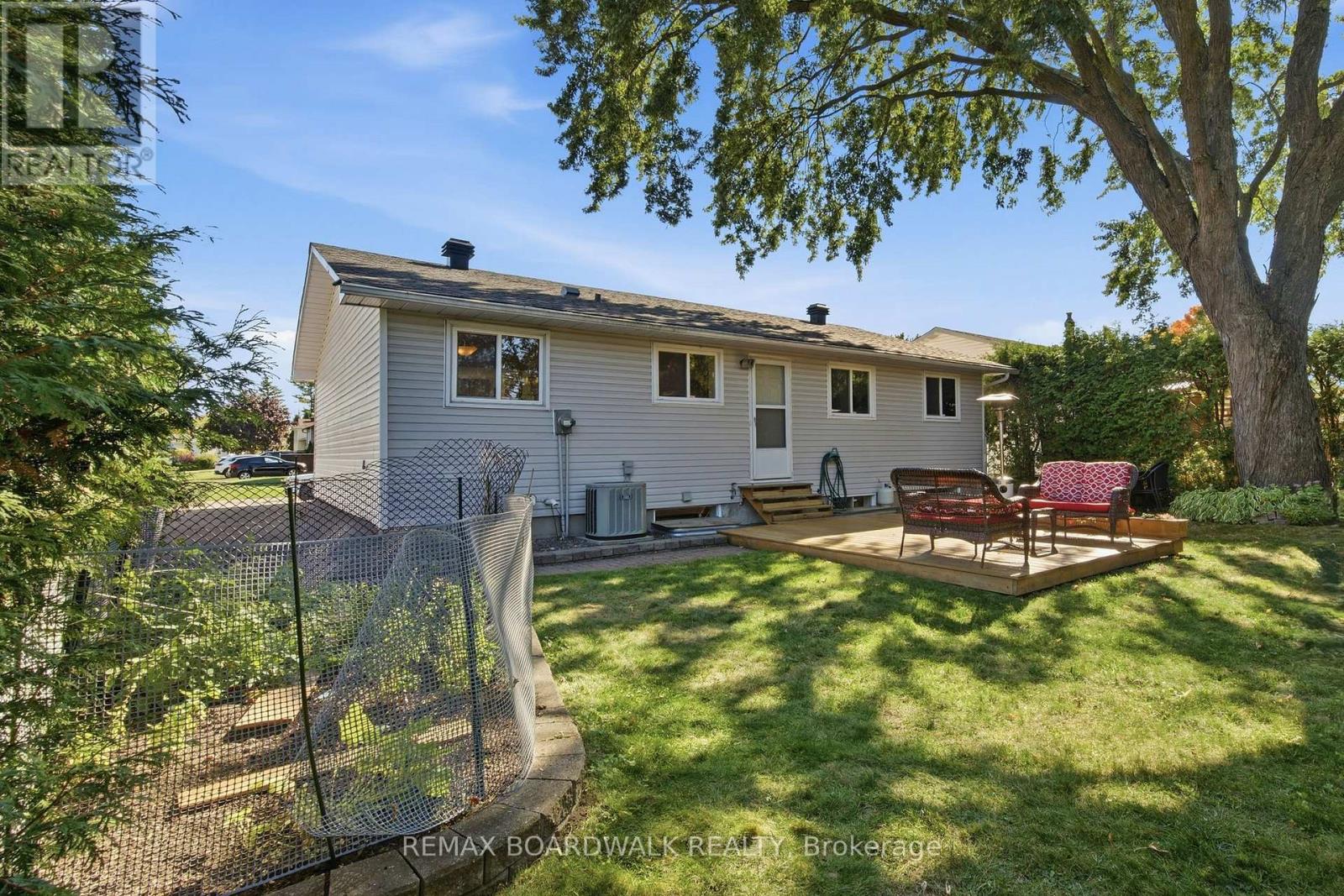 1381 Matheson Road, Ottawa, Ontario  K1J 8B5 - Photo 42 - X12784344