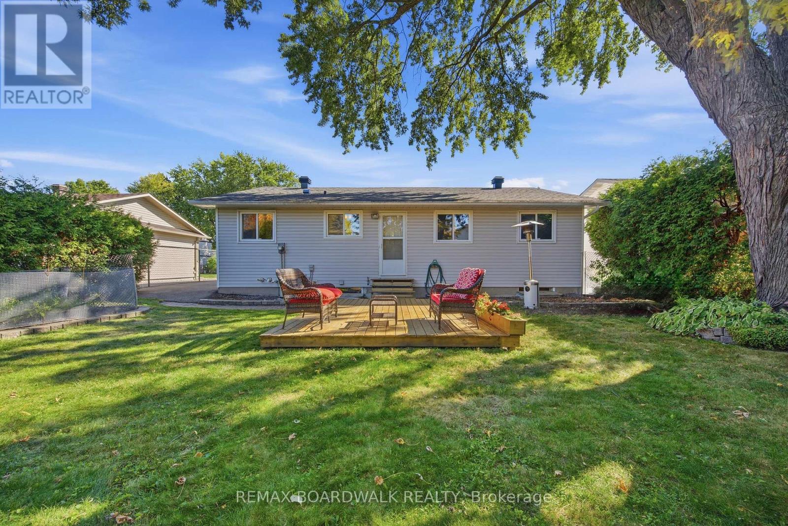 1381 Matheson Road, Ottawa, Ontario  K1J 8B5 - Photo 43 - X12784344