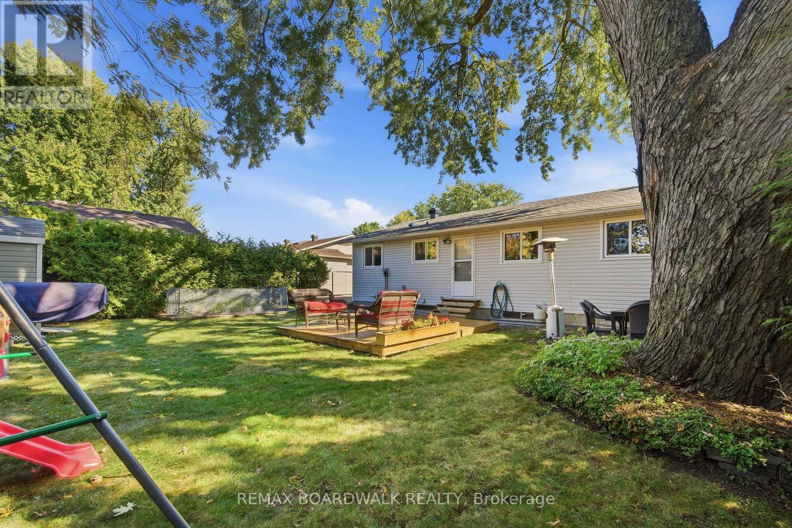 1381 Matheson Road, Ottawa, Ontario  K1J 8B5 - Photo 44 - X12784344