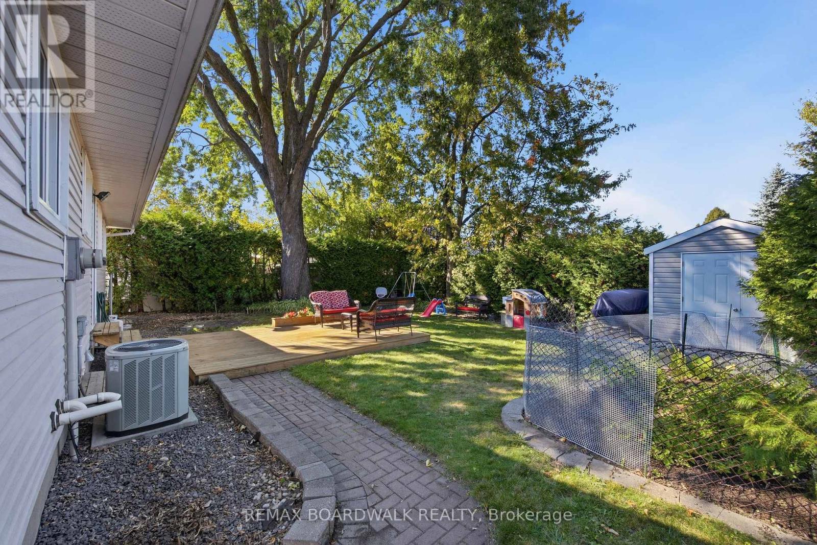 1381 Matheson Road, Ottawa, Ontario  K1J 8B5 - Photo 45 - X12784344