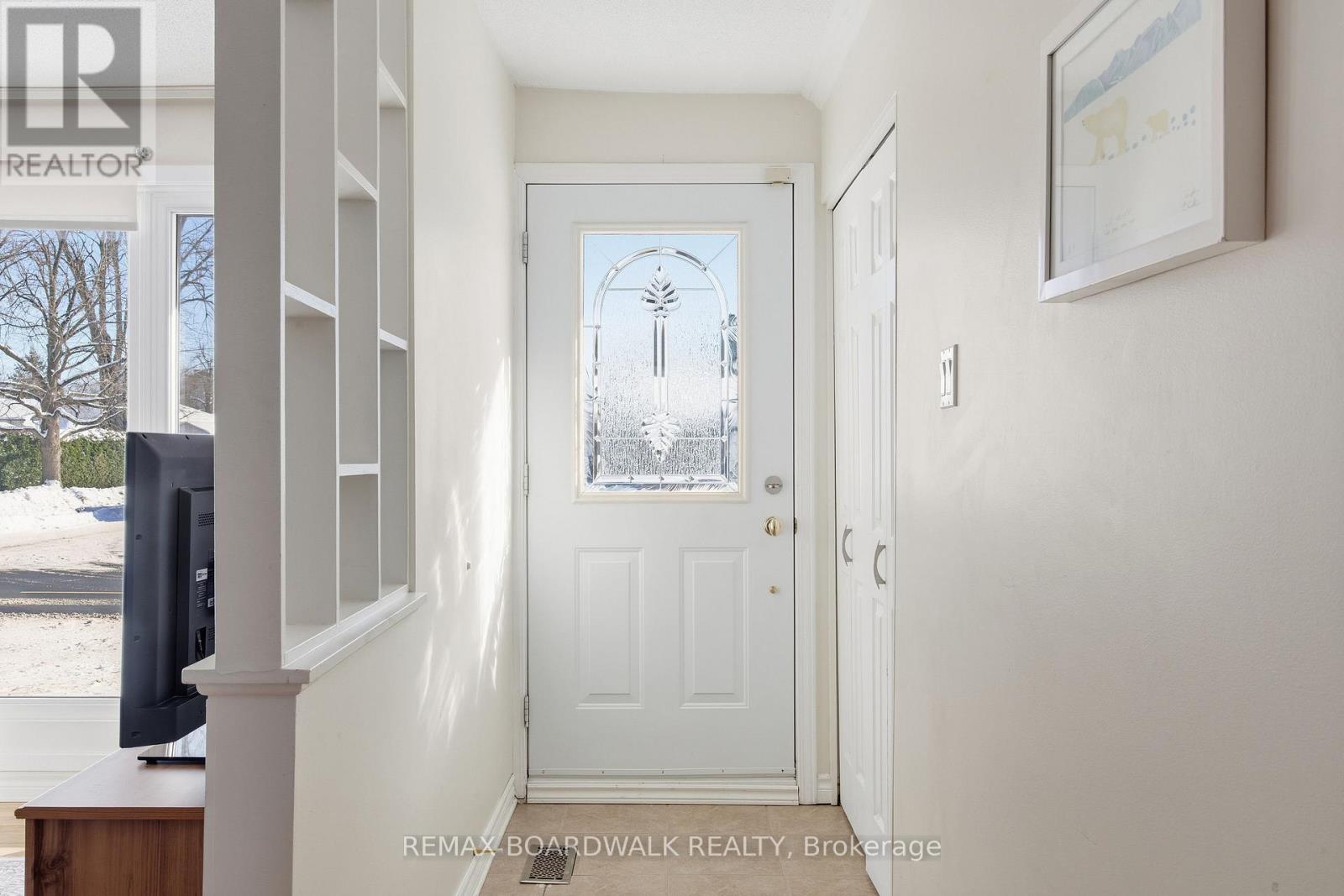 1381 Matheson Road, Ottawa, Ontario  K1J 8B5 - Photo 5 - X12784344