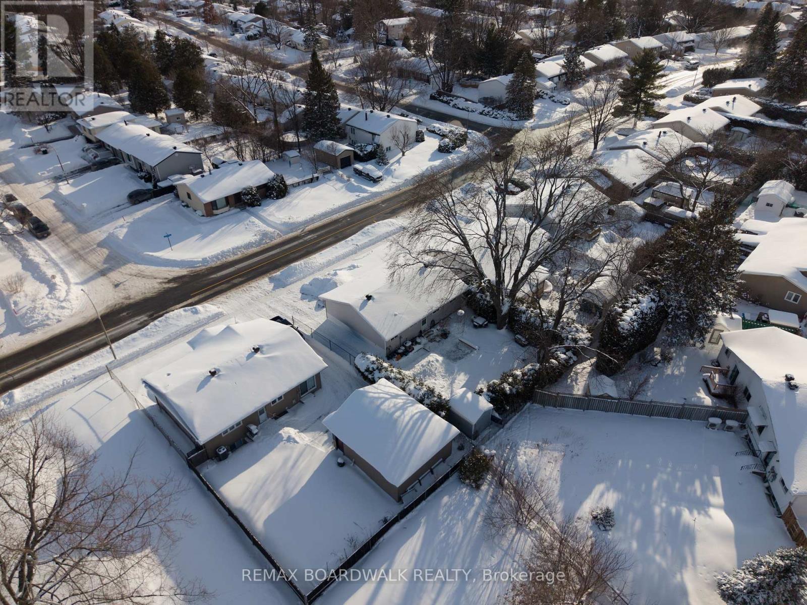 1381 Matheson Road, Ottawa, Ontario  K1J 8B5 - Photo 50 - X12784344