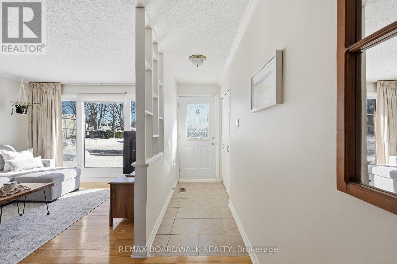 1381 Matheson Road, Ottawa, Ontario  K1J 8B5 - Photo 6 - X12784344