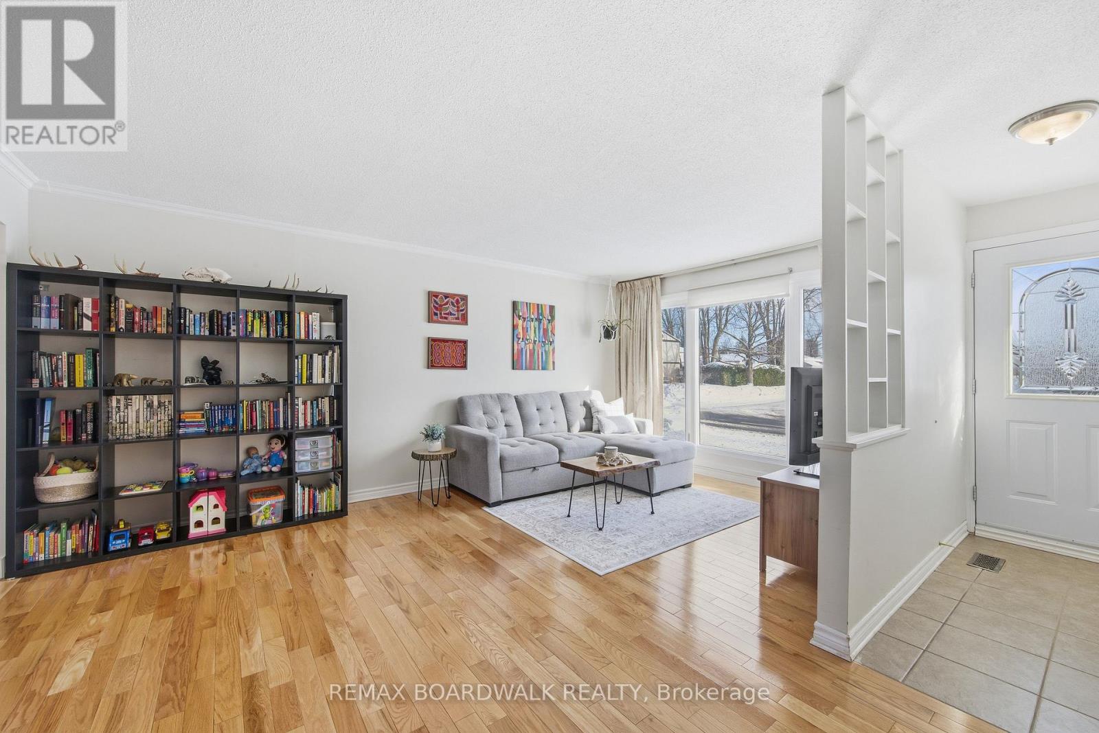 1381 Matheson Road, Ottawa, Ontario  K1J 8B5 - Photo 9 - X12784344