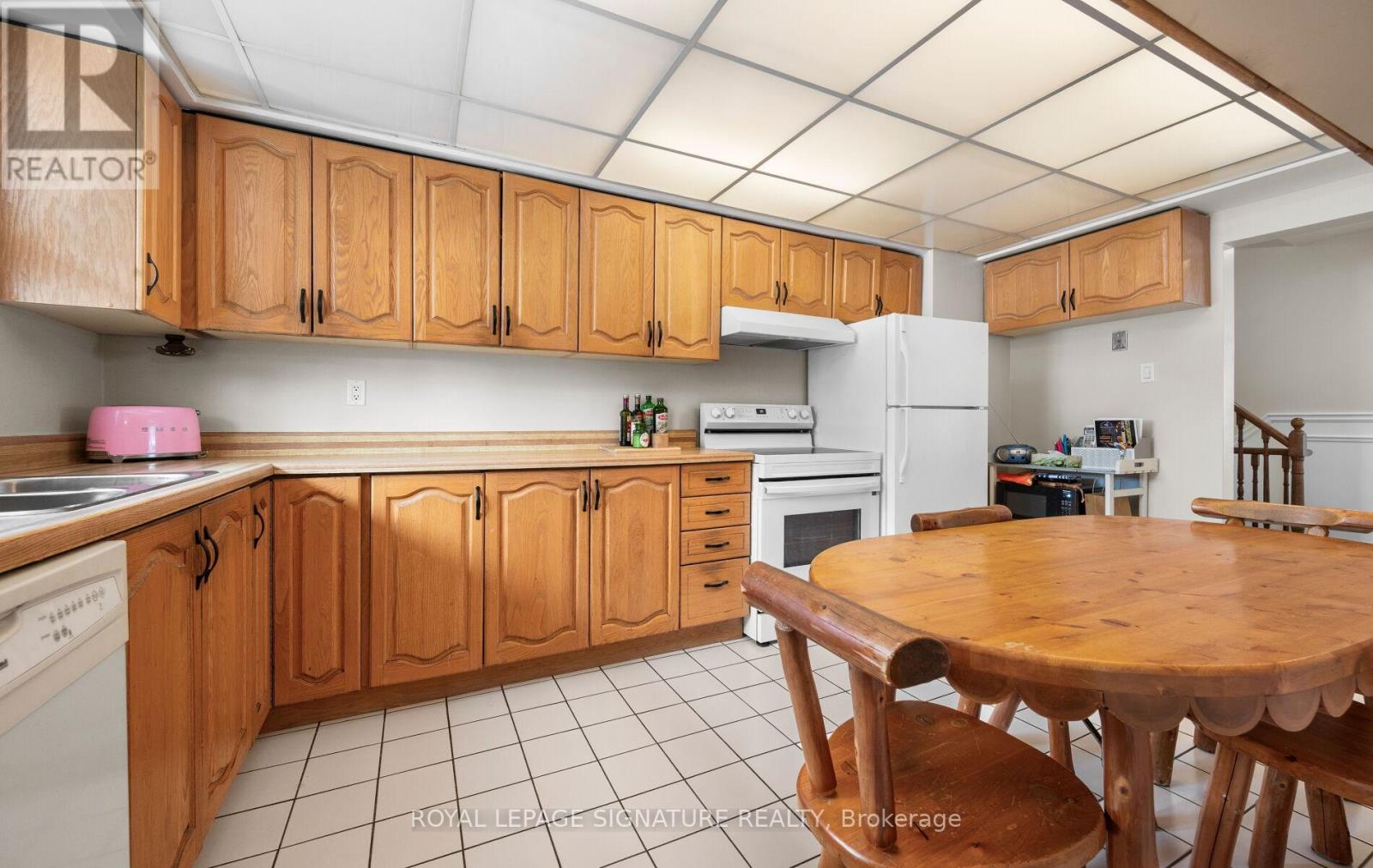 281 Jeffcoat Drive, Toronto, Ontario  M9W 3E4 - Photo 11 - W12783984