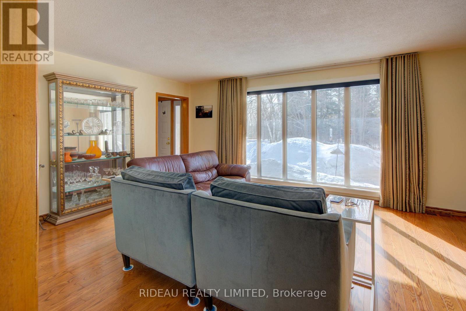 109 Perth Street, Rideau Lakes, Ontario  K0G 1E0 - Photo 12 - X12784120