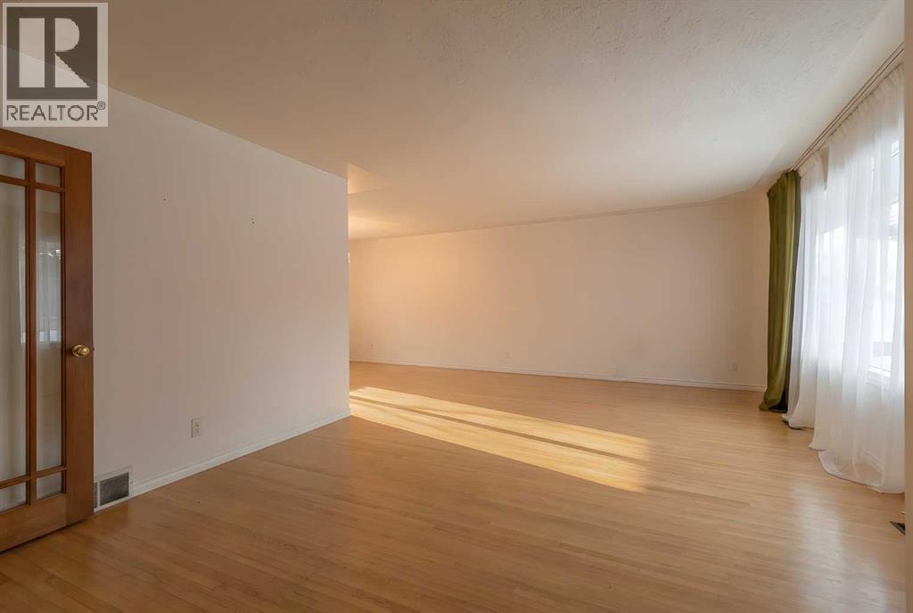 1020 Fern Crescent S, Lethbridge, Alberta  T1K 2W3 - Photo 10 - A2282450