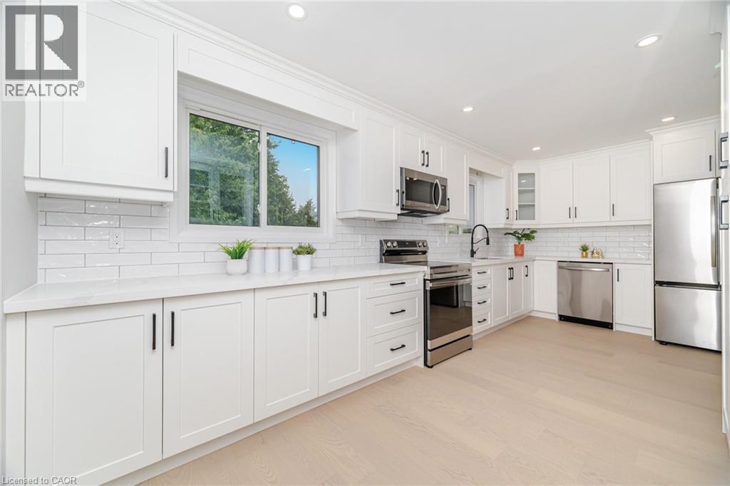 2392 Arnold Crescent, Burlington, Ontario  L7P 4G3 - Photo 4 - 40797090