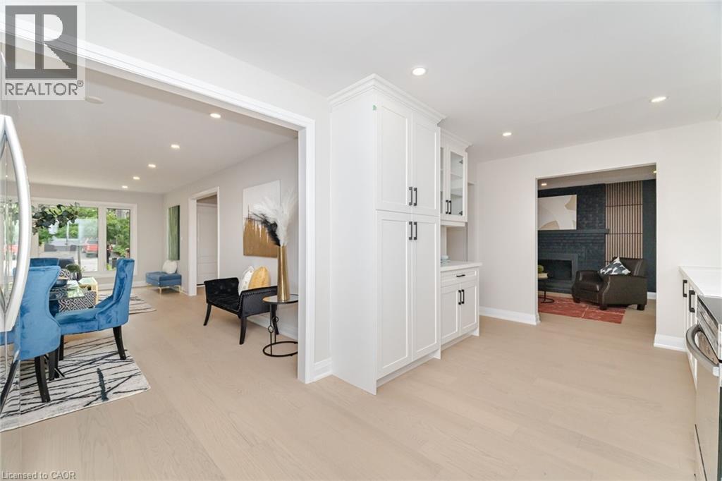 2392 Arnold Crescent, Burlington, Ontario  L7P 4G3 - Photo 8 - 40797090