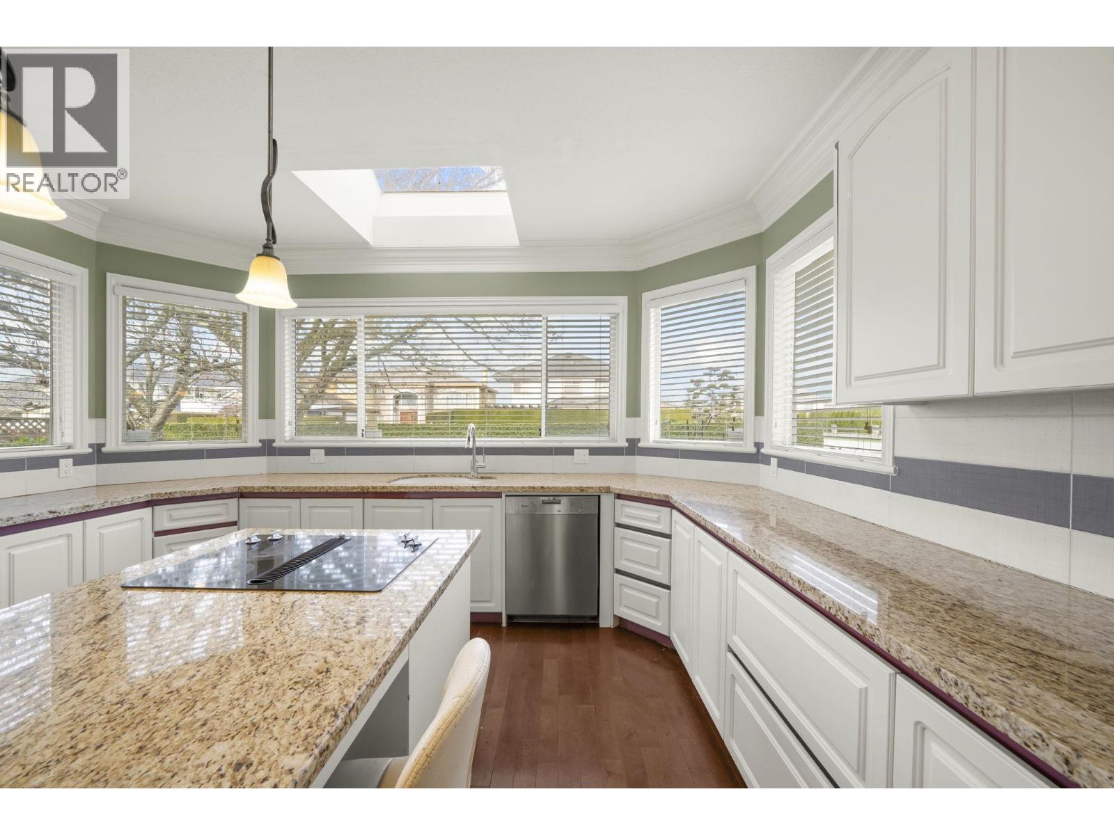 Listing Picture 7 of 15 : 9631 DEAGLE ROAD, Richmond / 烈治文 - 魯藝地產 Yvonne Lu Group - MLS Medallion Club Member