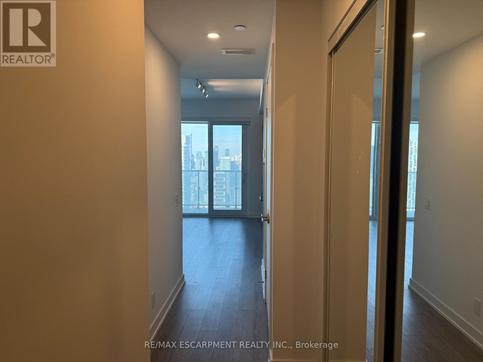 5601 - 88 Queen Street E, Toronto, Ontario  M8Z 0A7 - Photo 3 - C12784200