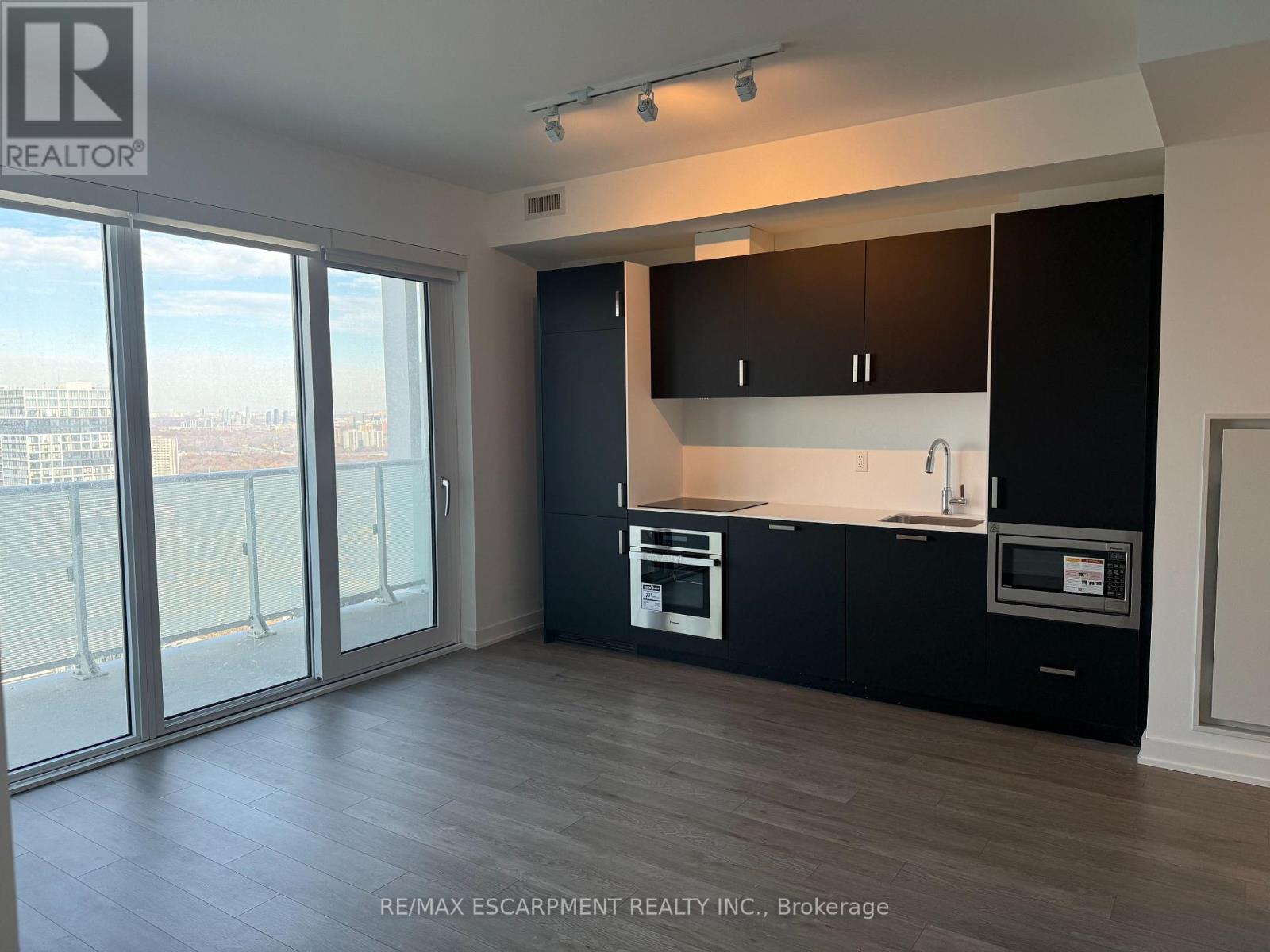 5601 - 88 Queen Street E, Toronto, Ontario  M8Z 0A7 - Photo 5 - C12784200