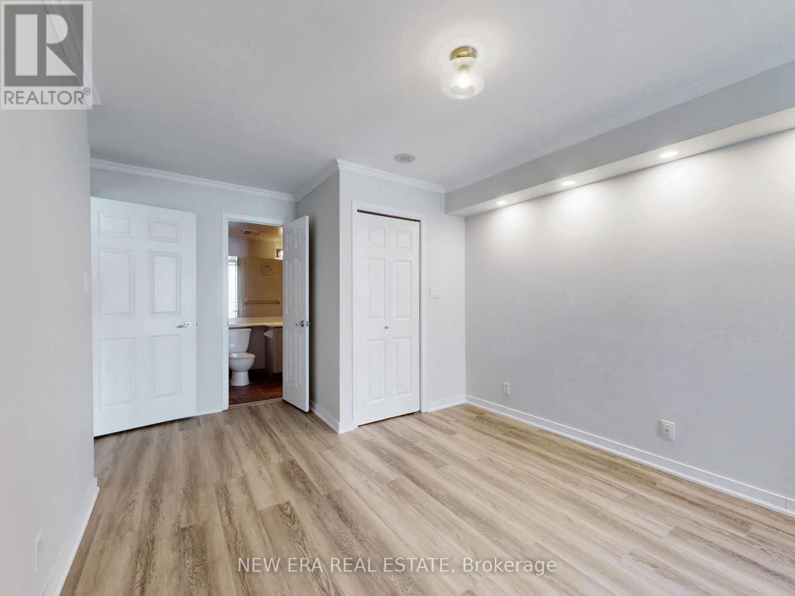 808 - 228 Queens Quay W, Toronto, Ontario  M5J 2X1 - Photo 21 - C12784252