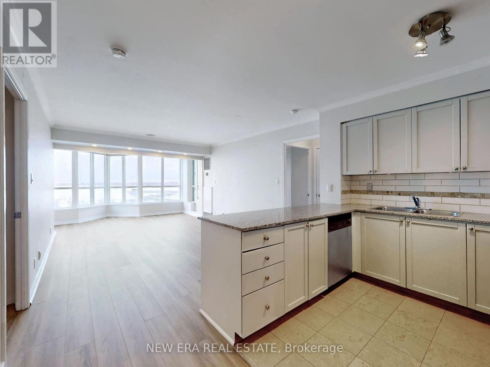 808 - 228 Queens Quay W, Toronto, Ontario  M5J 2X1 - Photo 3 - C12784252