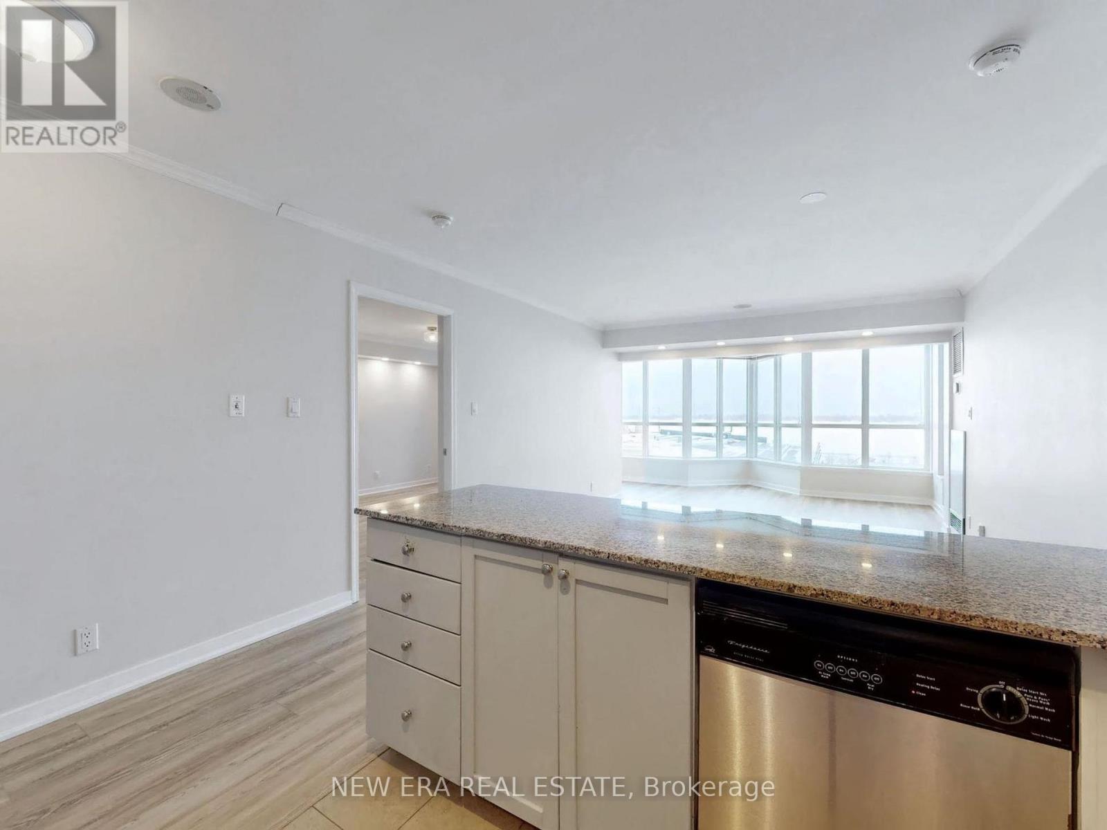 808 - 228 Queens Quay W, Toronto, Ontario  M5J 2X1 - Photo 9 - C12784252
