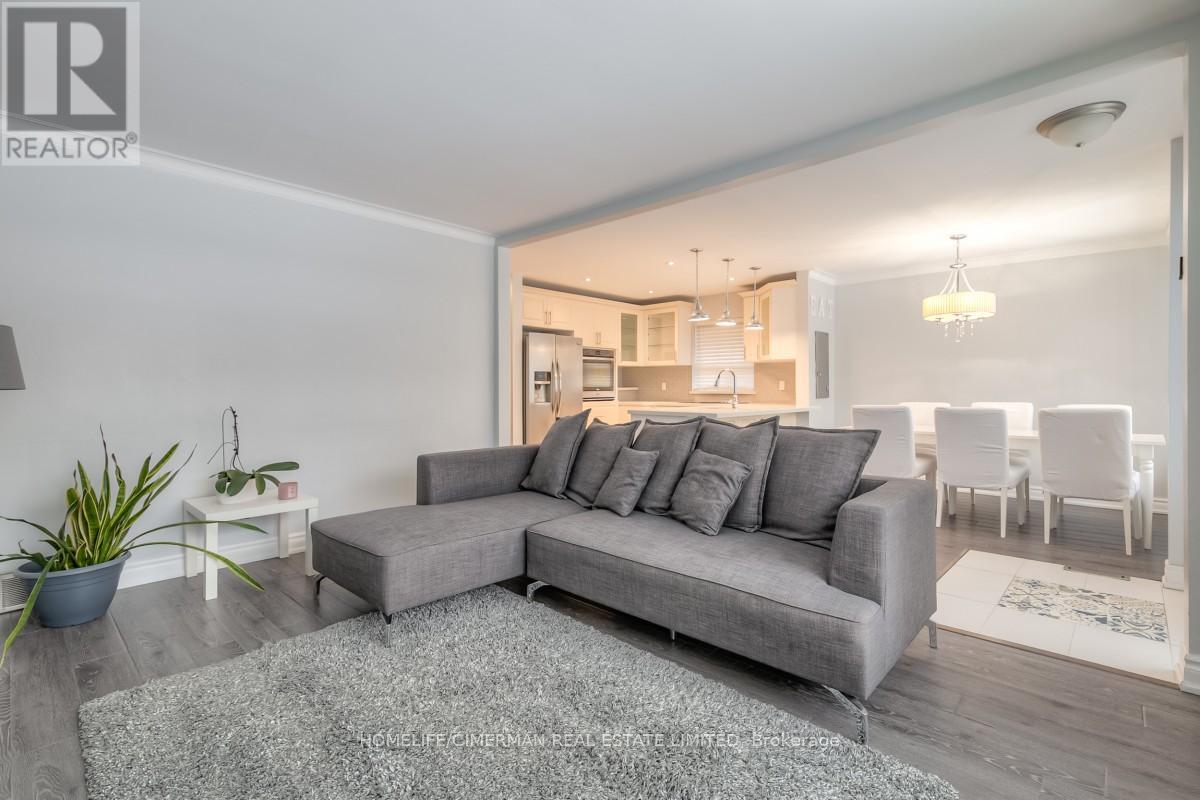 3 Willowhurst Crescent, Toronto, Ontario  M1R 3R7 - Photo 2 - E12784072