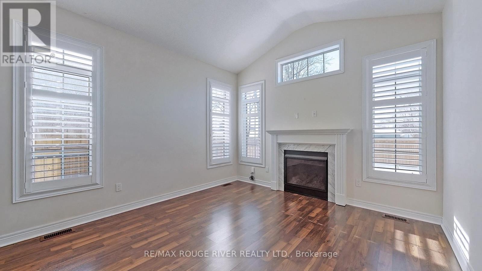 1022 Byron Street N, Whitby, Ontario  L1N 0E5 - Photo 3 - E12784280