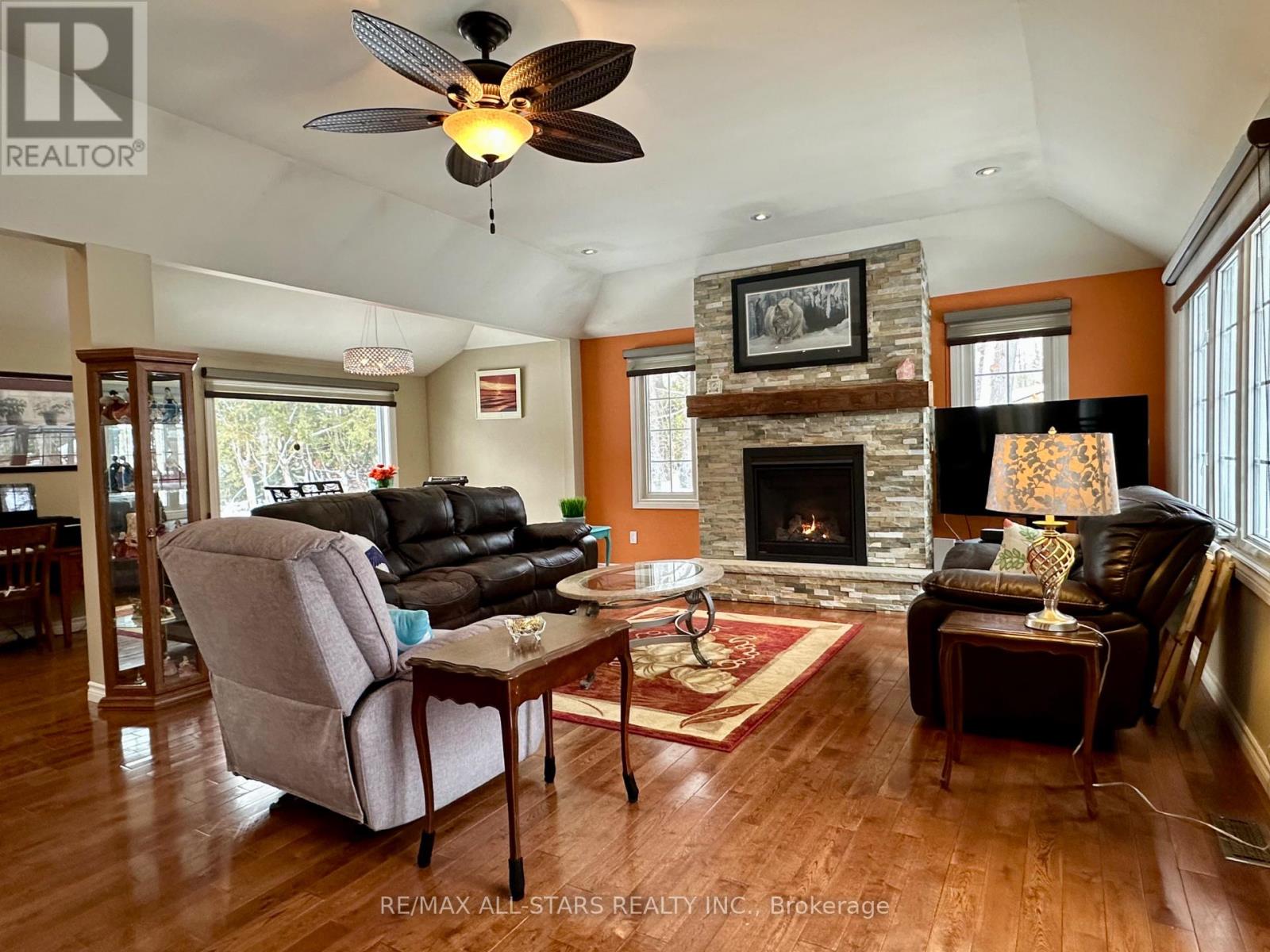 29 Stinsons Bay Road, Kawartha Lakes (Verulam), Ontario  K0M 1N0 - Photo 9 - X12783998