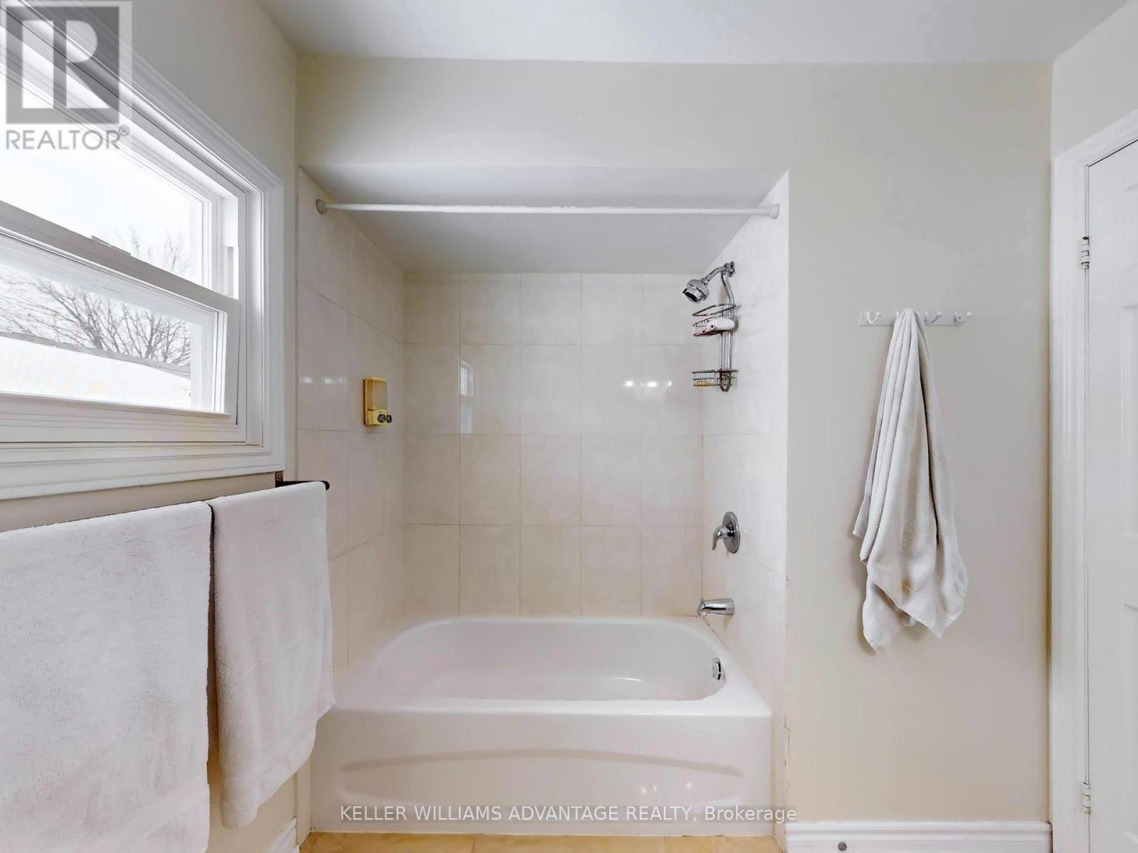 73 Highglen Avenue, Markham, Ontario  L3R 8R1 - Photo 10 - N12784138