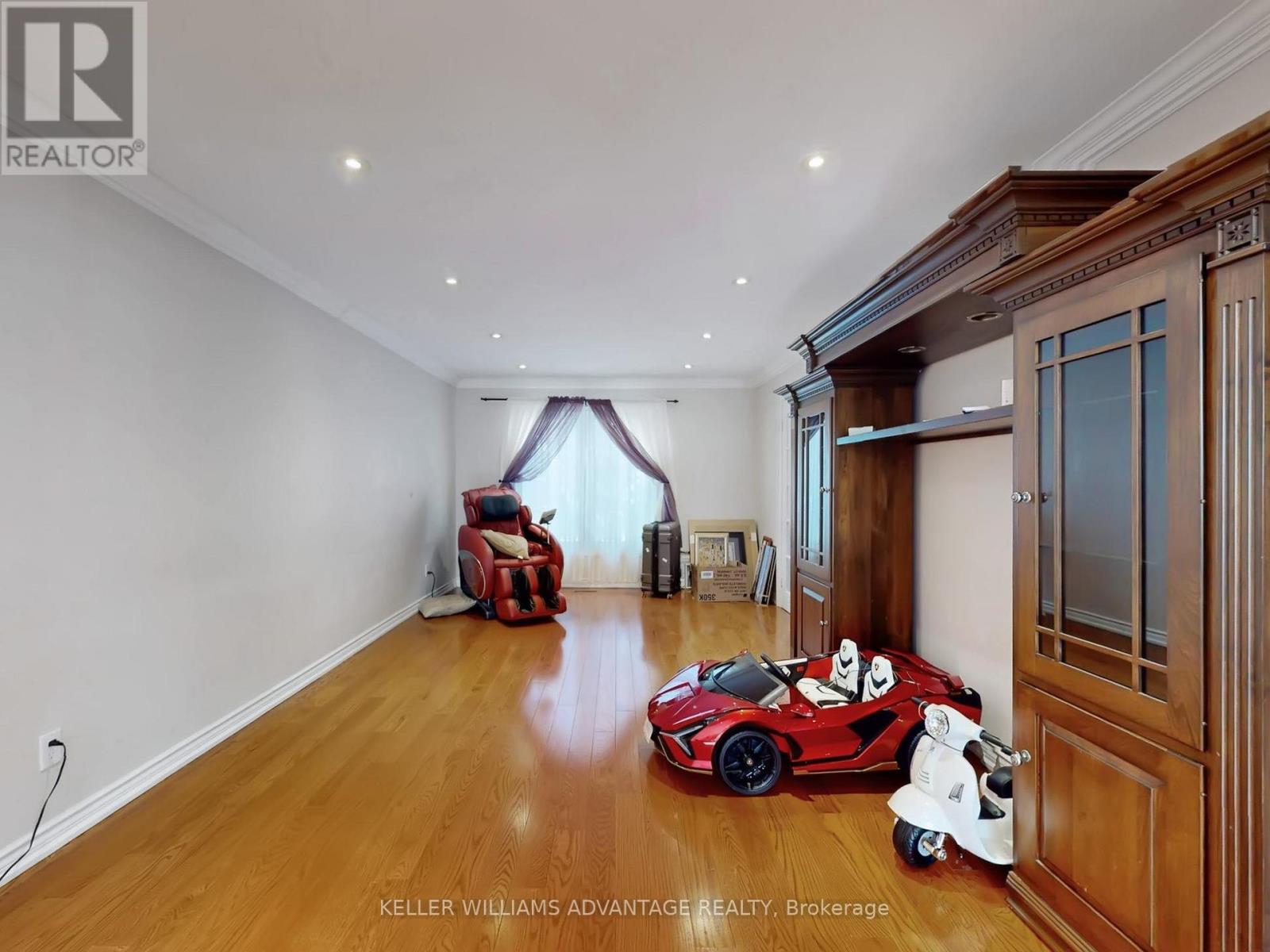 73 Highglen Avenue, Markham, Ontario  L3R 8R1 - Photo 11 - N12784138