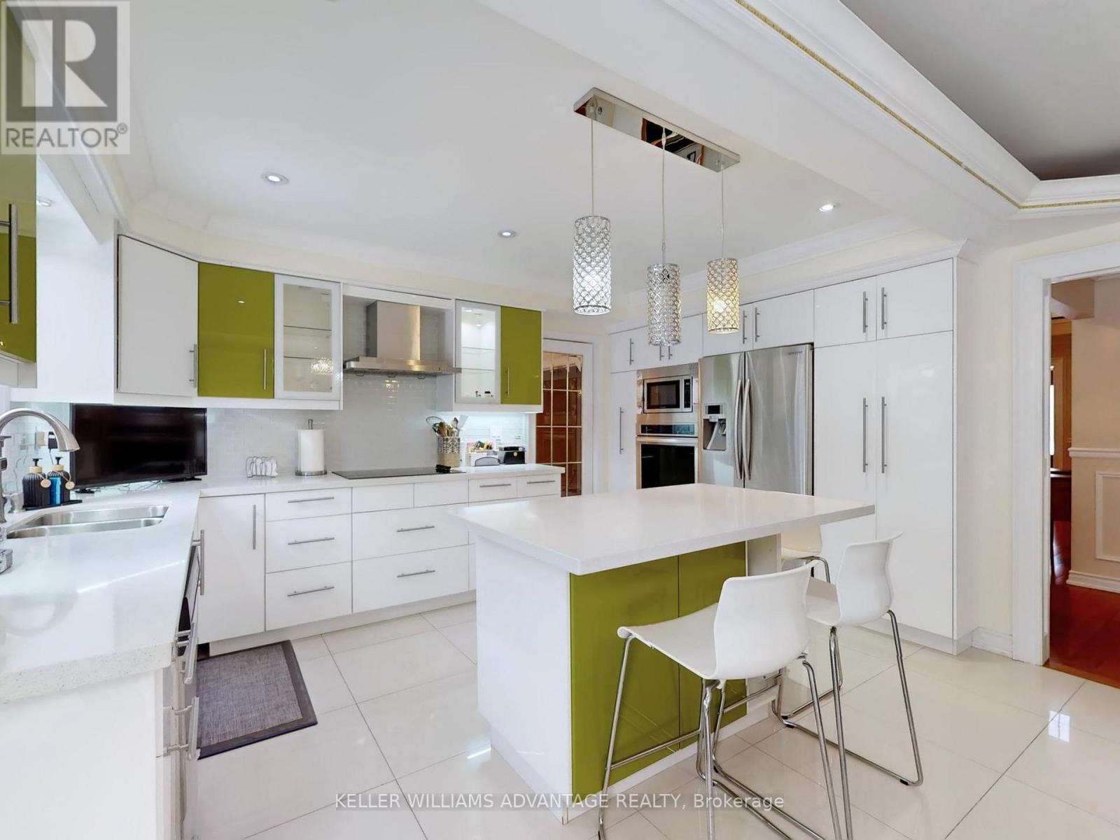 73 Highglen Avenue, Markham, Ontario  L3R 8R1 - Photo 6 - N12784138