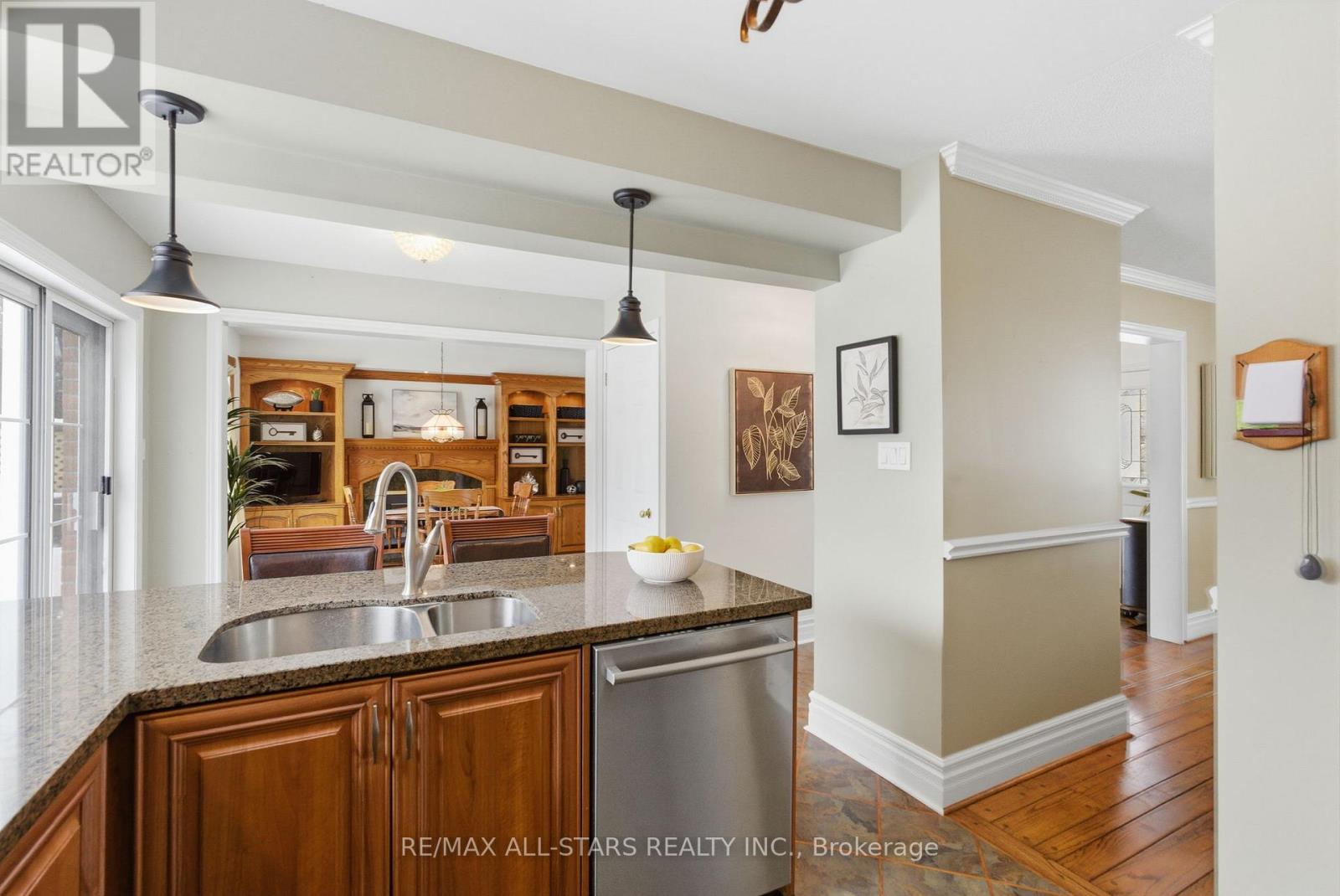 8 Colonel Sharpe Crescent, Uxbridge, Ontario  L9P 1T6 - Photo 10 - N12784230