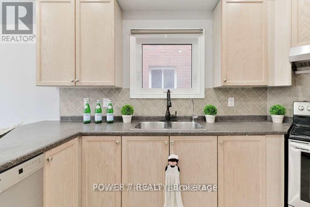 253 Bur Oak Avenue, Markham (Berczy), Ontario  L6C 2L8 - Photo 11 - N12784274