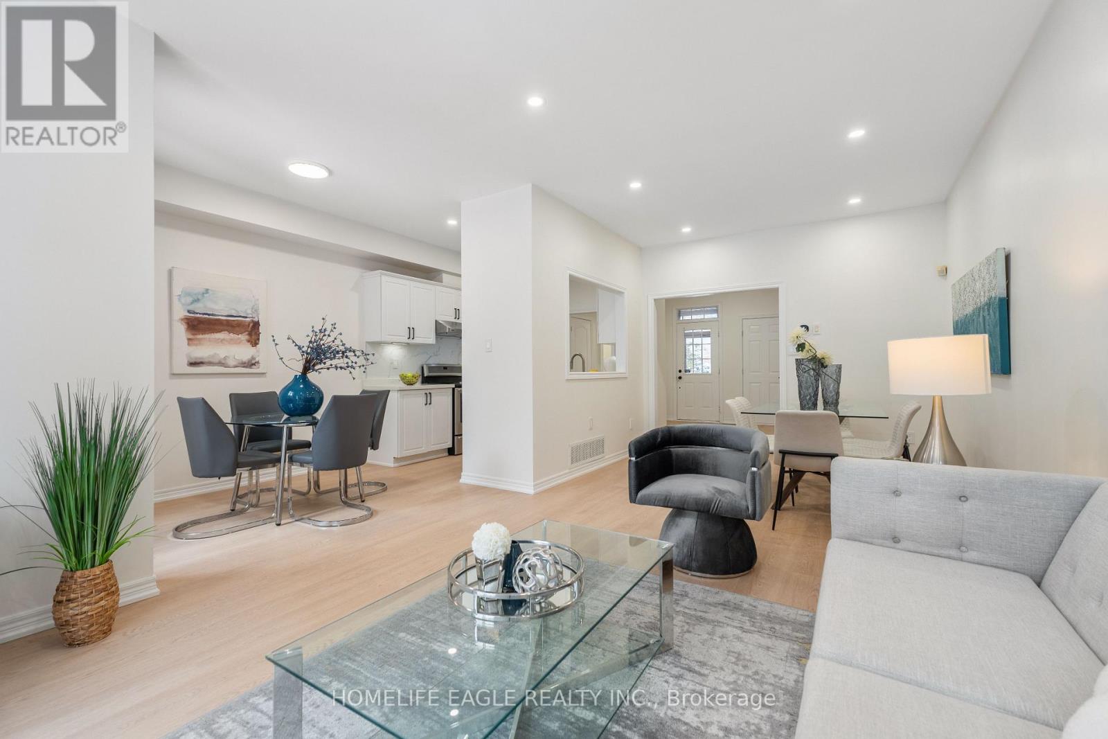 74 Cameo Drive, Richmond Hill, Ontario  L4S 2C1 - Photo 6 - N12784308