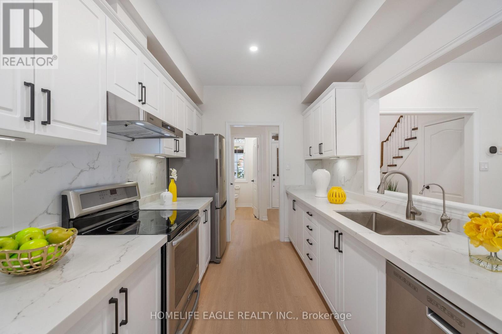 74 Cameo Drive, Richmond Hill, Ontario  L4S 2C1 - Photo 7 - N12784308