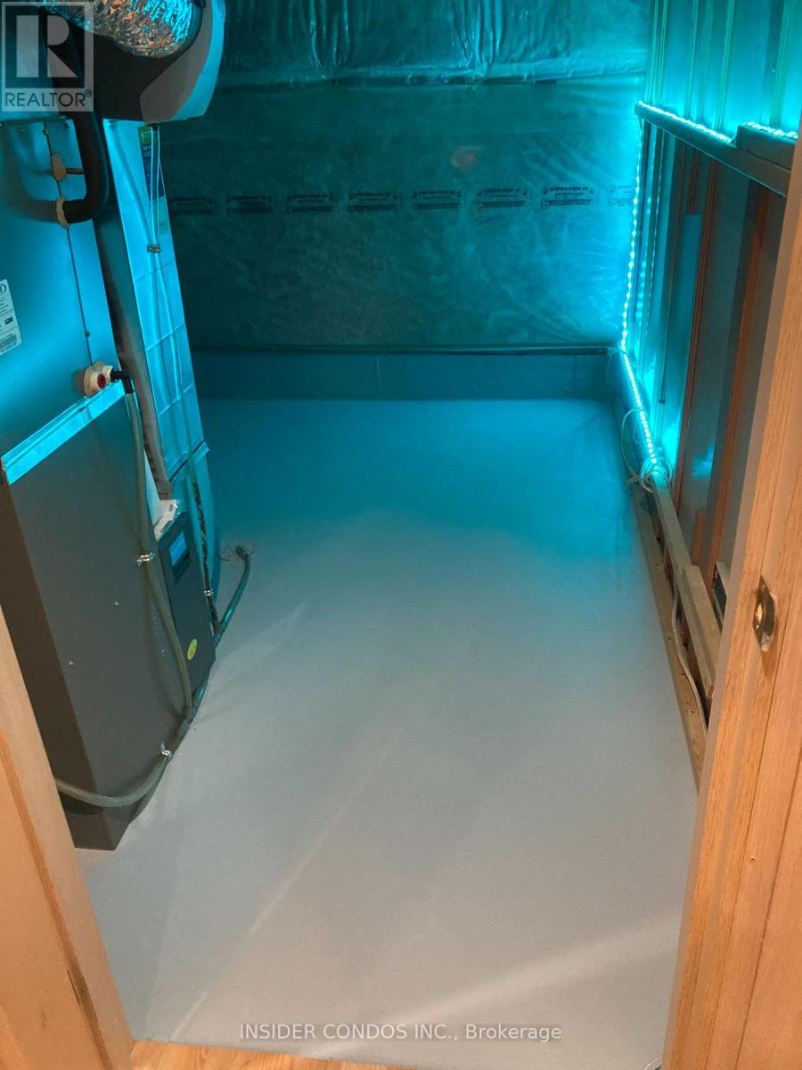 126 Pinedale Gate, Vaughan (East Woodbridge), Ontario  L4L 8X3 - Photo 13 - N12784310