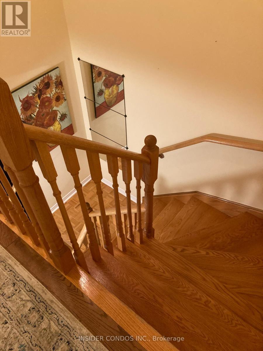 126 Pinedale Gate, Vaughan (East Woodbridge), Ontario  L4L 8X3 - Photo 3 - N12784310