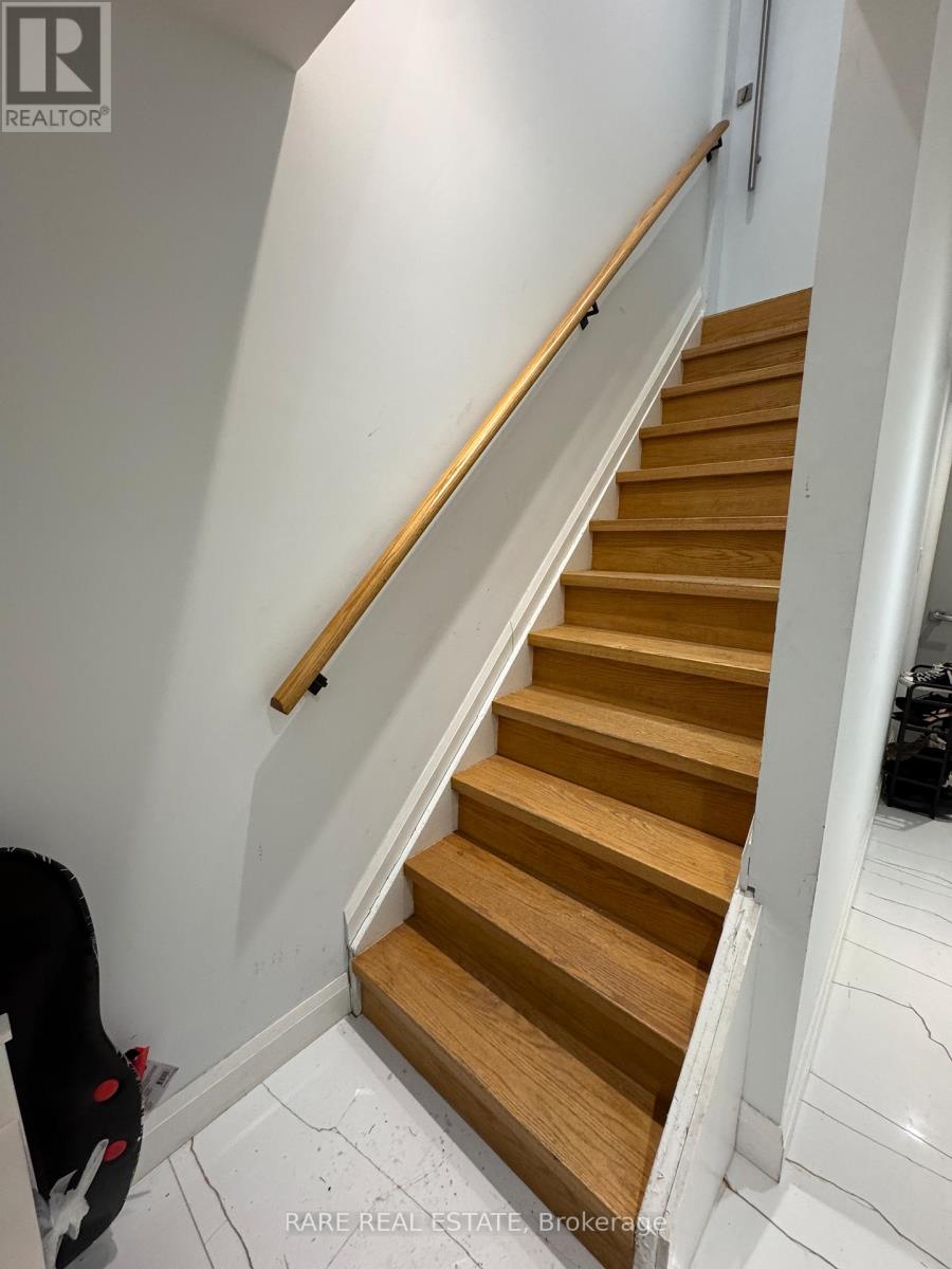 980 Jacarandah Drive, Newmarket (Huron Heights-Leslie Valley), Ontario  L3Y 5K5 - Photo 6 - N12784312