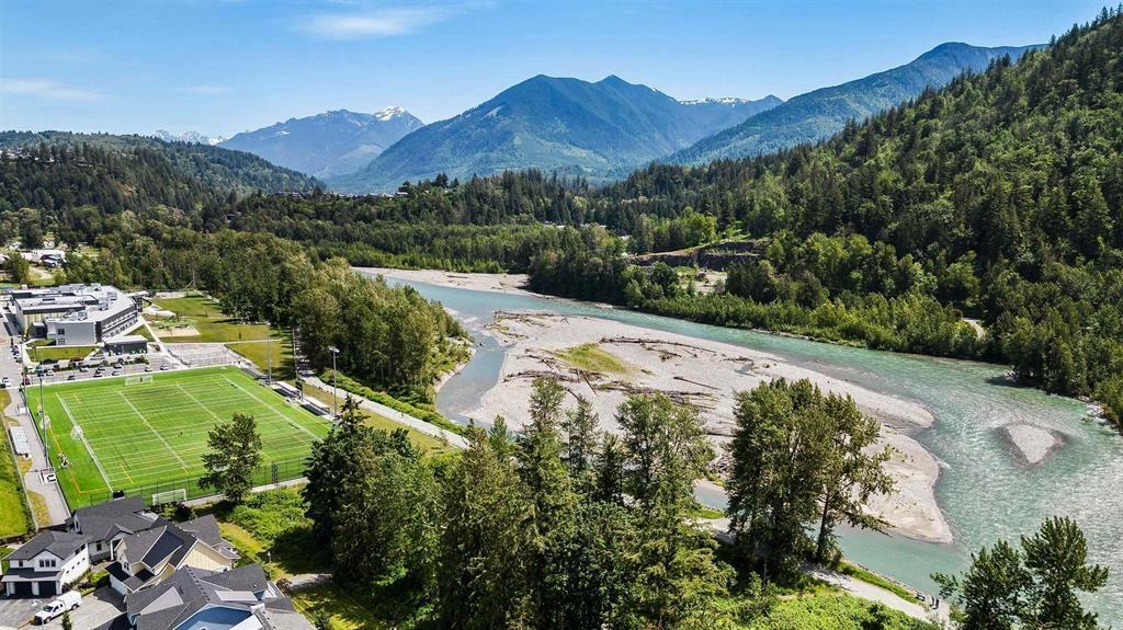 5497 Sockeye Lane, Garrison Crossing, Chilliwack, British Columbia  V2R 0X7 - Photo 33 - R3089389